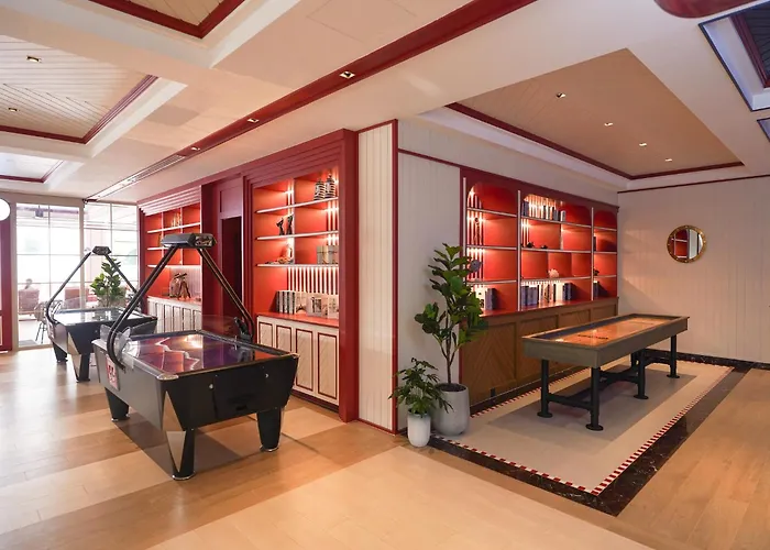 The Cruise Hotel
